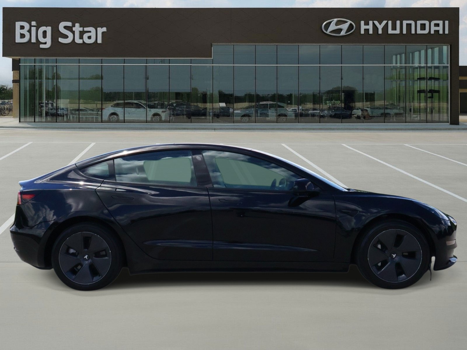 Used 2023 Tesla Model 3 Standard Range RWD image 5
