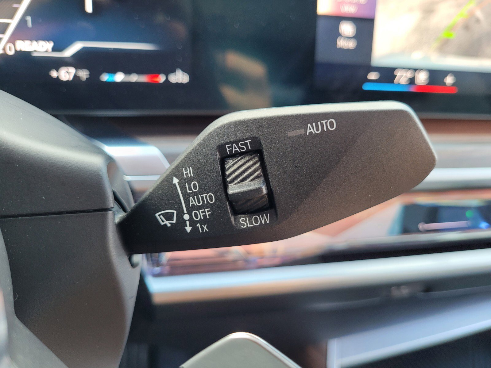 Used 2023 BMW 740i image 28