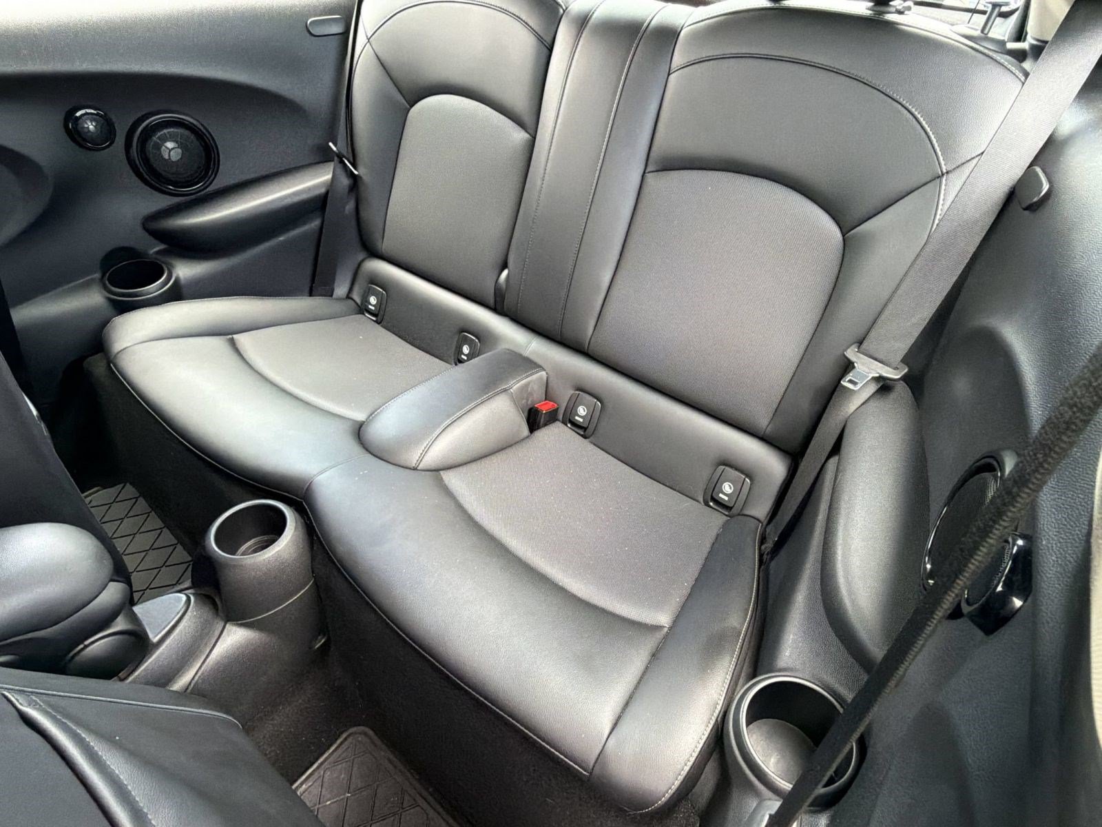 Used 2016 MINI Cooper 2-Door Hardtop FWD image 21