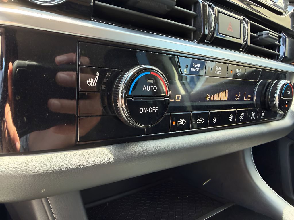 Used 2024 Nissan Pathfinder SV FWD image 28