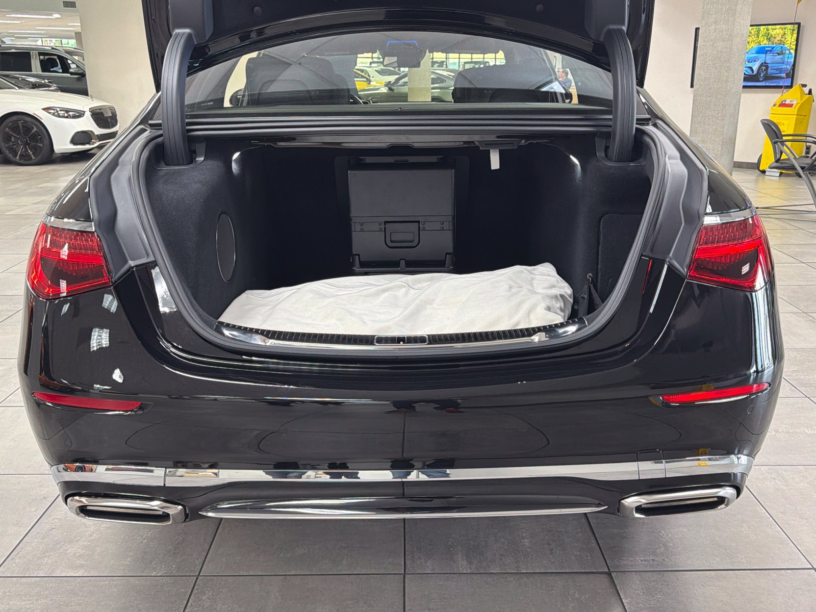 Certified 2025 Mercedes-Benz Maybach S 580 4MATIC image 15