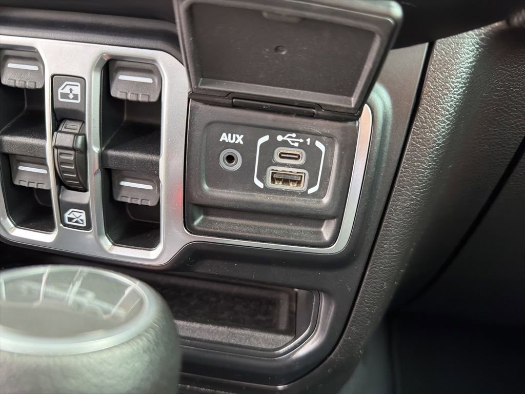 Used 2020 Jeep Gladiator Sport w/ Quick Order Package 24S AWD/4WD image 35