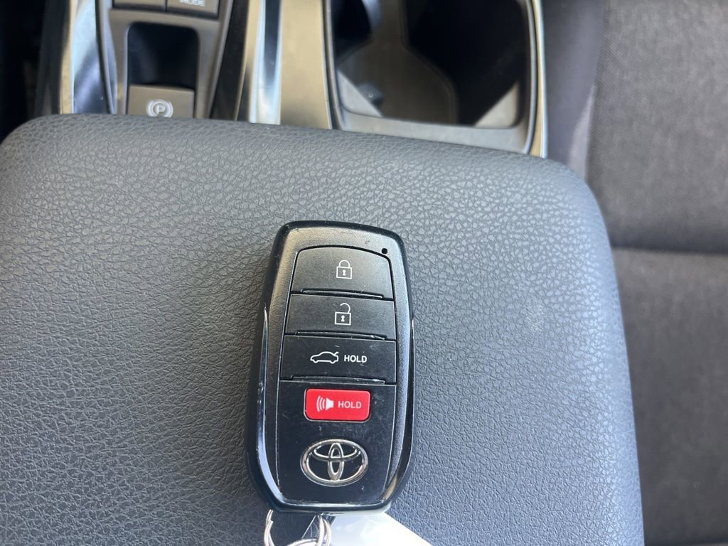 Used 2025 Toyota Camry LE image 19