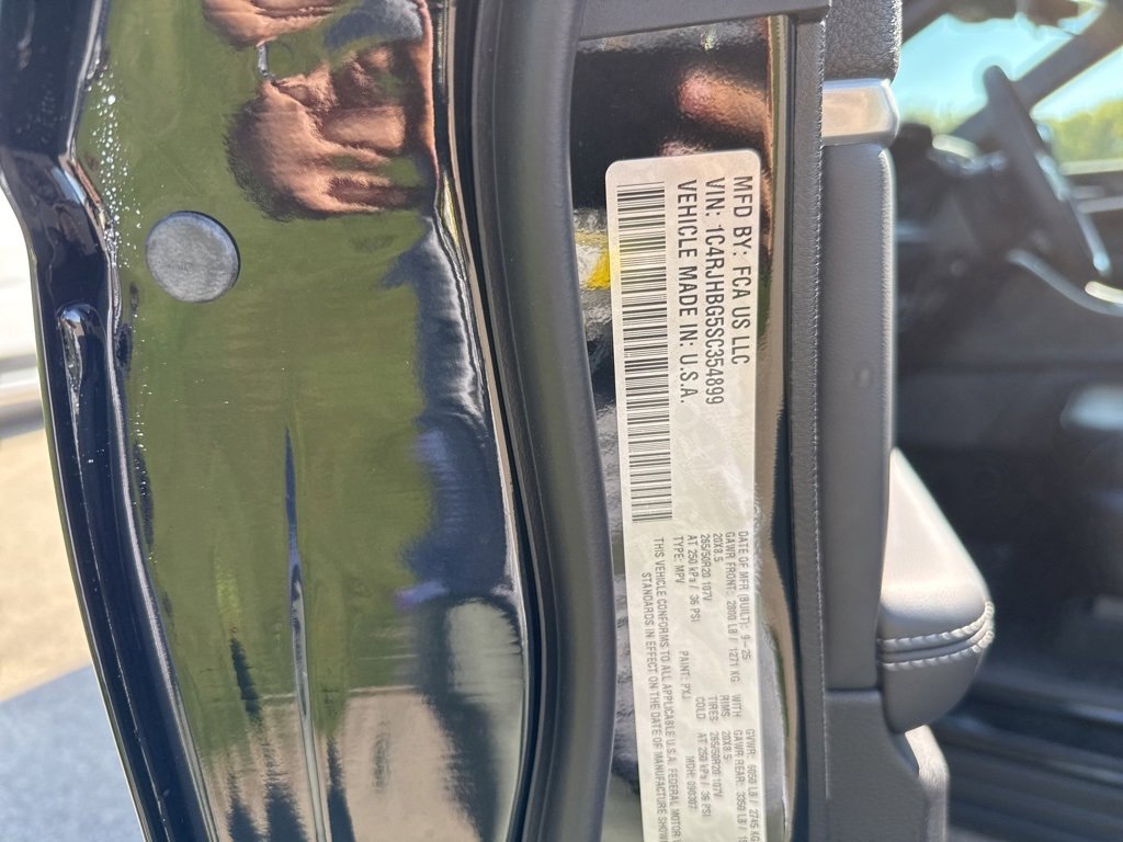 New 2025 Jeep Grand Cherokee Limited w/ Luxury Tech Group II image 33