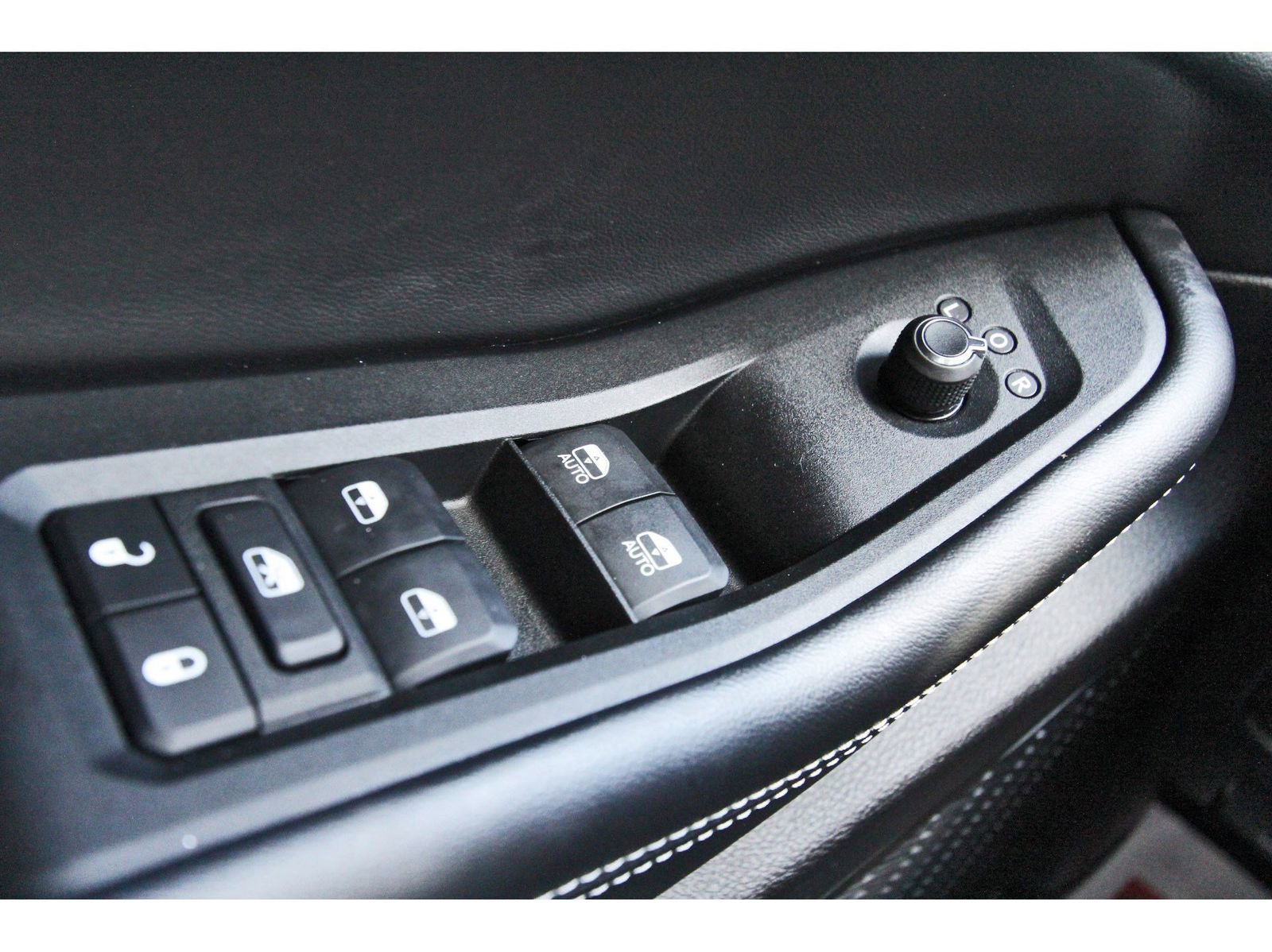 Used 2025 Jeep Grand Cherokee L Altitude RWD image 20