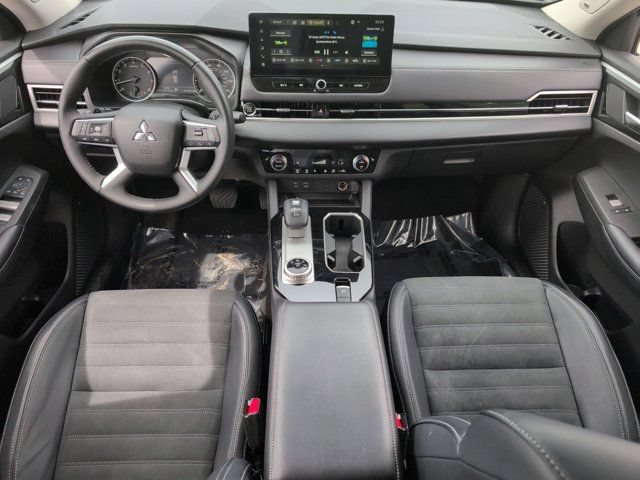 Used 2025 Mitsubishi Outlander SE FWD image 26
