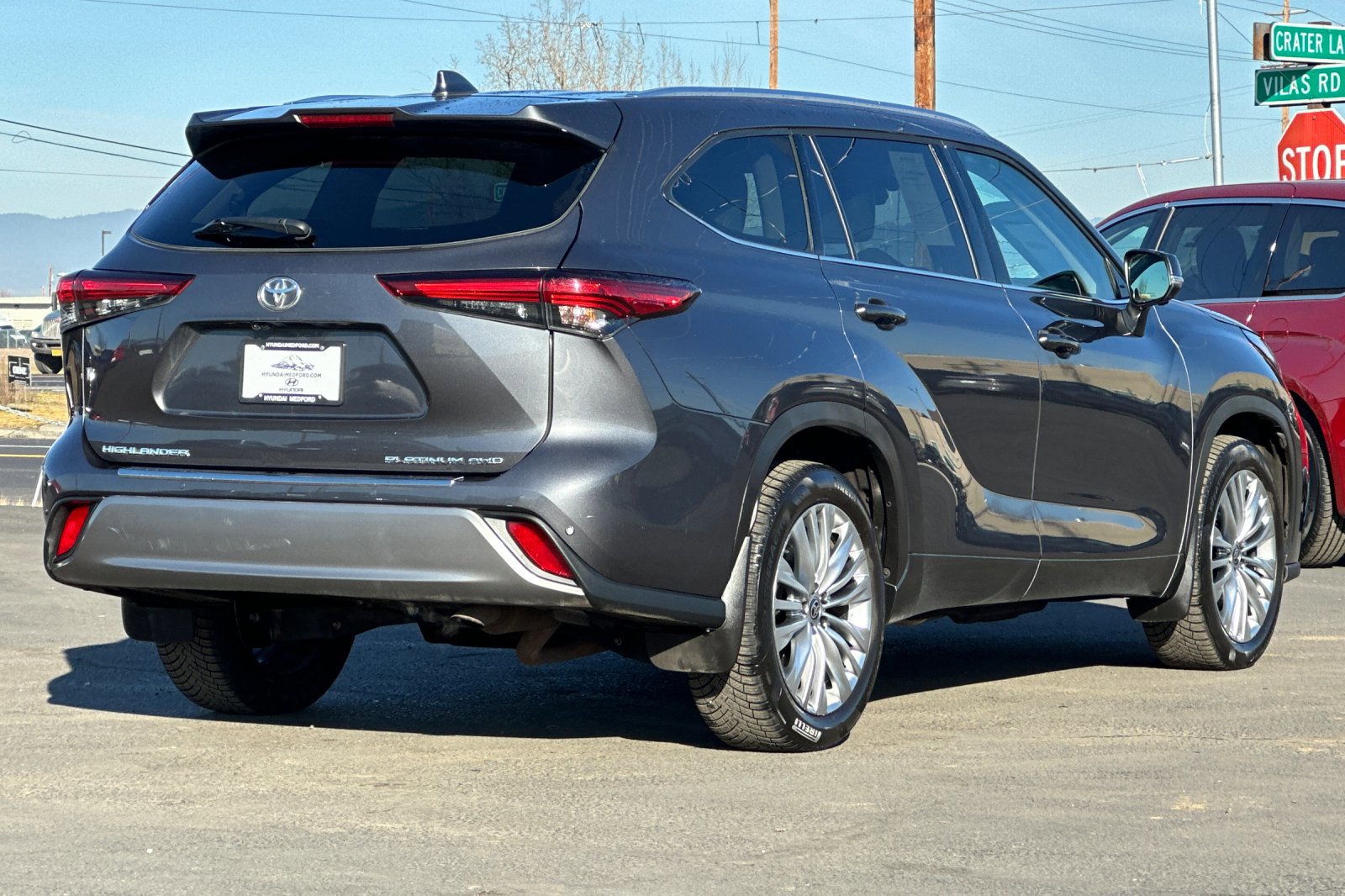 Used 2023 Toyota Highlander Platinum image 4