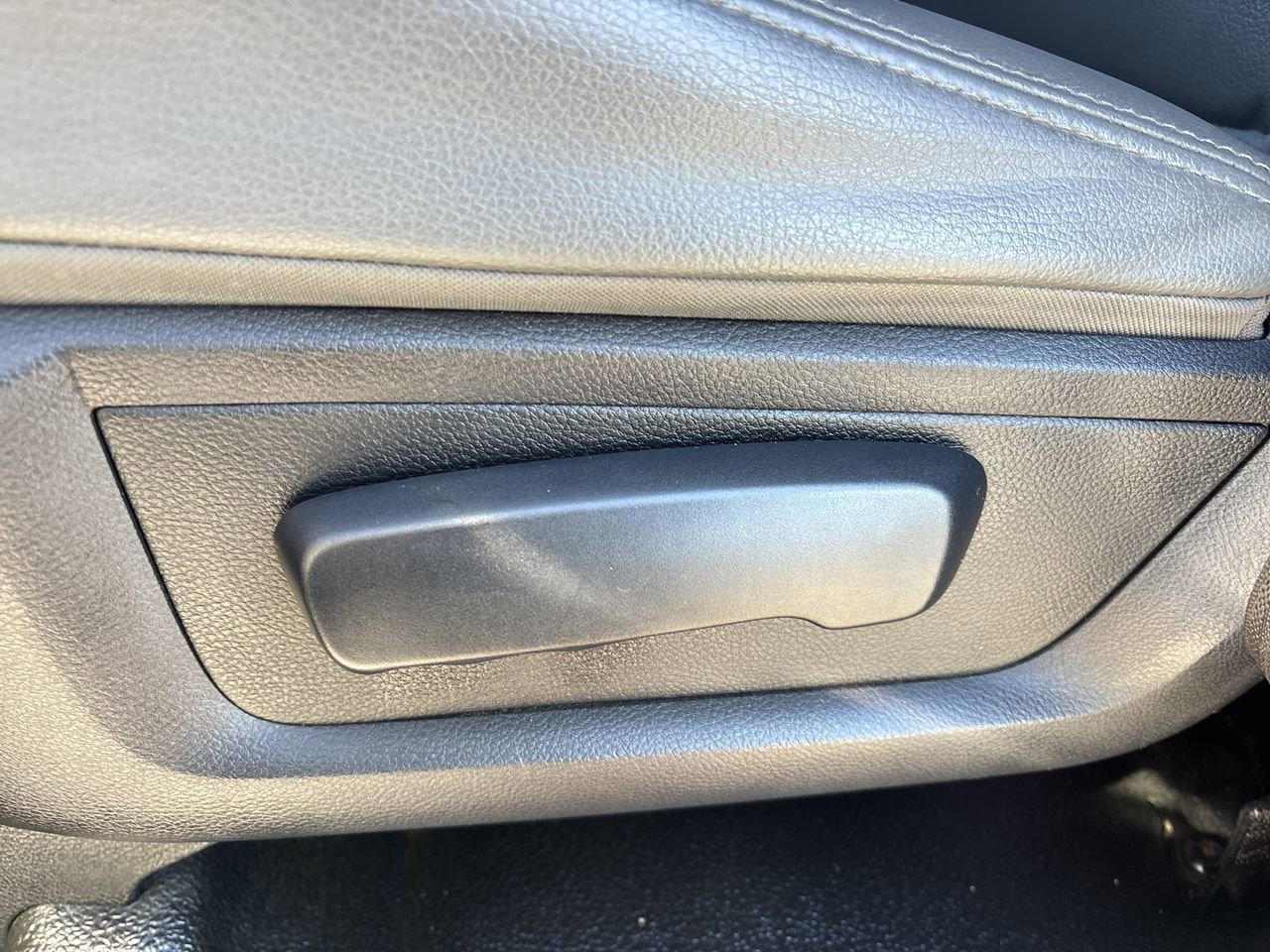 Used 2016 RAM 3500 Tradesman w/ Cold Weather Group image 21