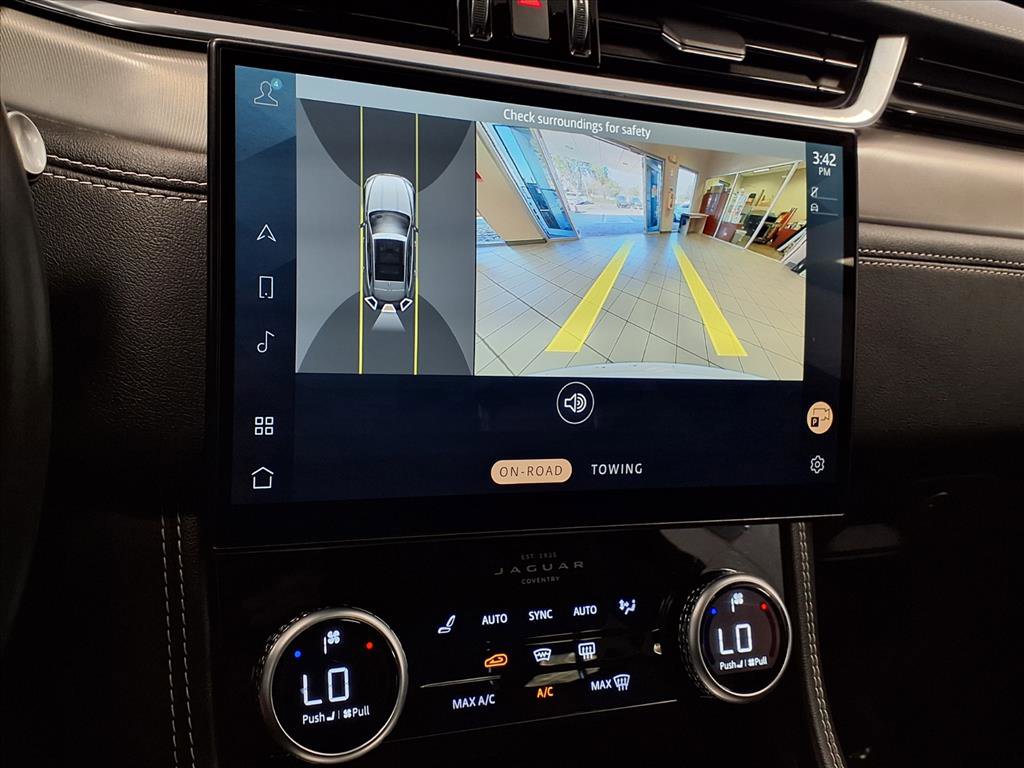 Used 2024 Jaguar F-PACE R-Dynamic S image 26