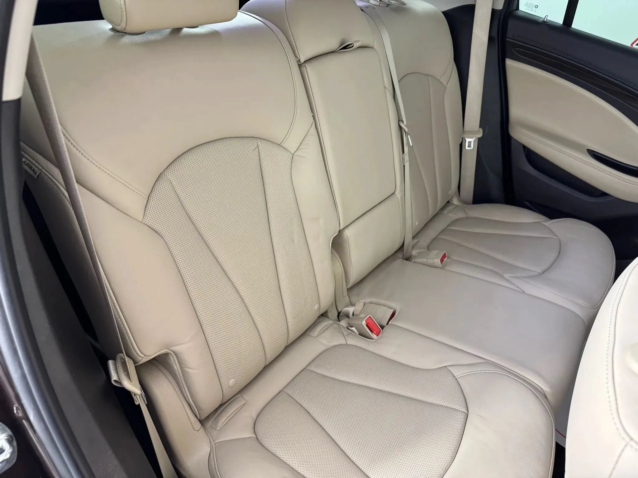 Used 2020 Buick Envision Essence AWD/4WD image 37