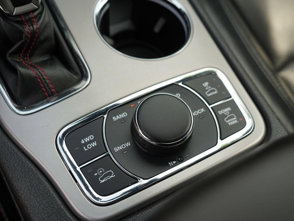 Used 2021 Jeep Grand Cherokee Trailhawk w/ Trailhawk Luxury Group AWD/4WD image 30