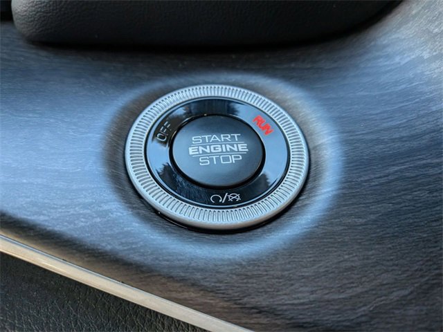 New 2025 Jeep Grand Cherokee Limited w/ Black Appearance Package image 20