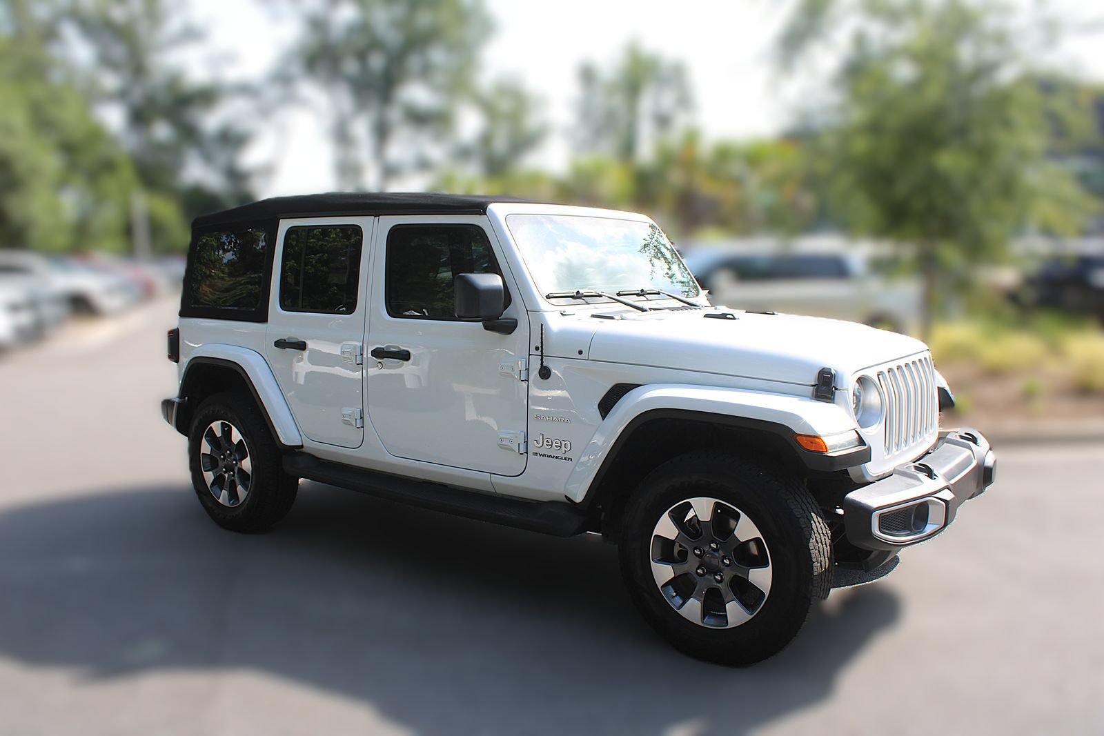 Used 2023 Jeep Wrangler Unlimited Sahara w/ LED Lighting Group AWD/4WD image 14