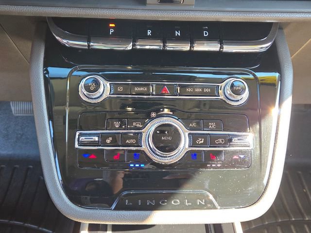 Used 2022 Lincoln Corsair Standard w/ Premium Package image 19