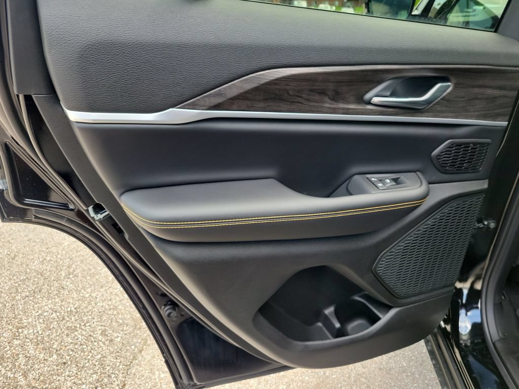New 2026 Jeep Grand Cherokee Limited AWD/4WD image 15