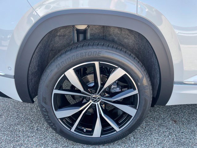 New 2026 Volkswagen Atlas Cross Sport SEL Premium R-Line AWD/4WD image 10