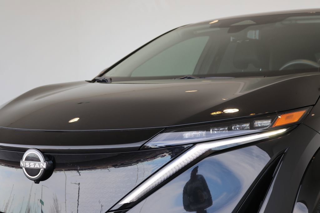 Used 2023 Nissan Ariya AWD image 11