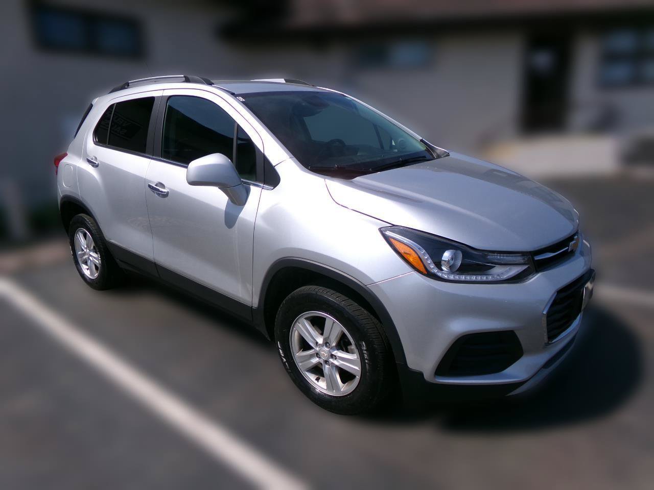 Used 2019 Chevrolet Trax LT w/ LT Convenience Package AWD/4WD image 1