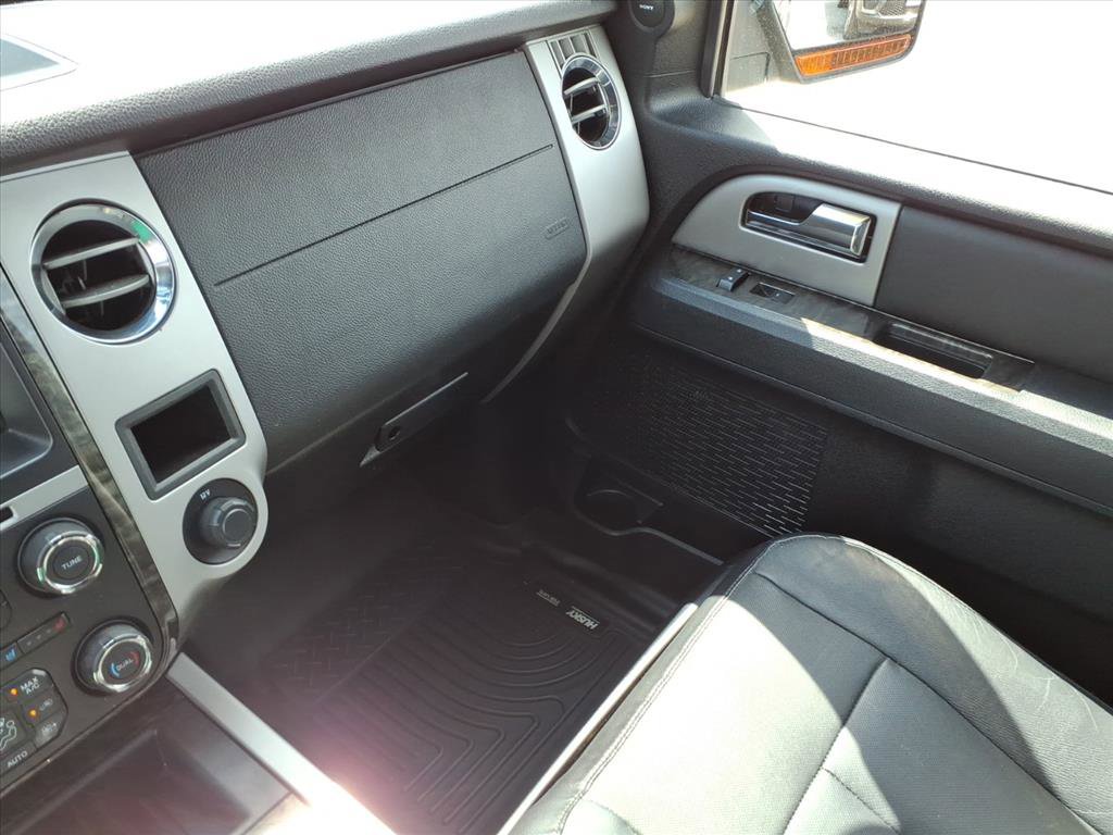 Used 2016 Ford Expedition Limited w/ Equipment Group 301A image 31