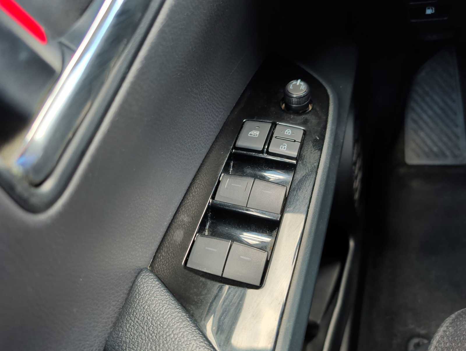 Used 2020 Toyota Prius Prime LE image 14