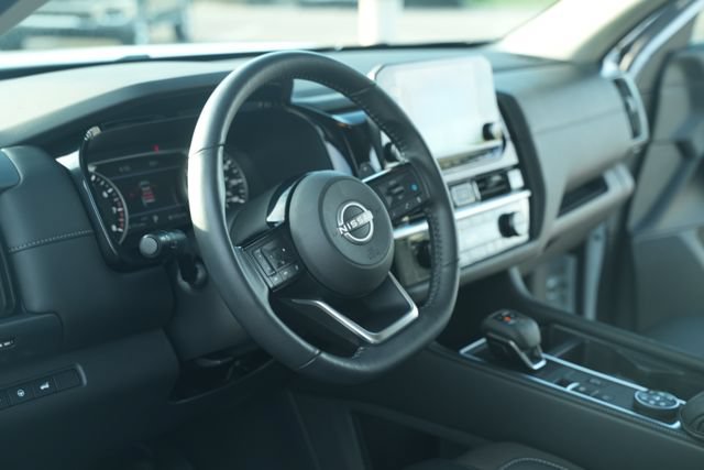 Used 2025 Nissan Pathfinder SL AWD/4WD image 27