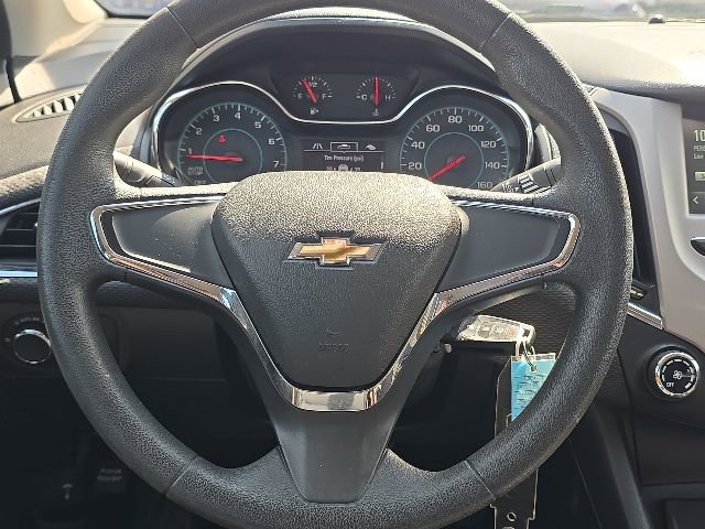 Used 2018 Chevrolet Cruze LS FWD image 9