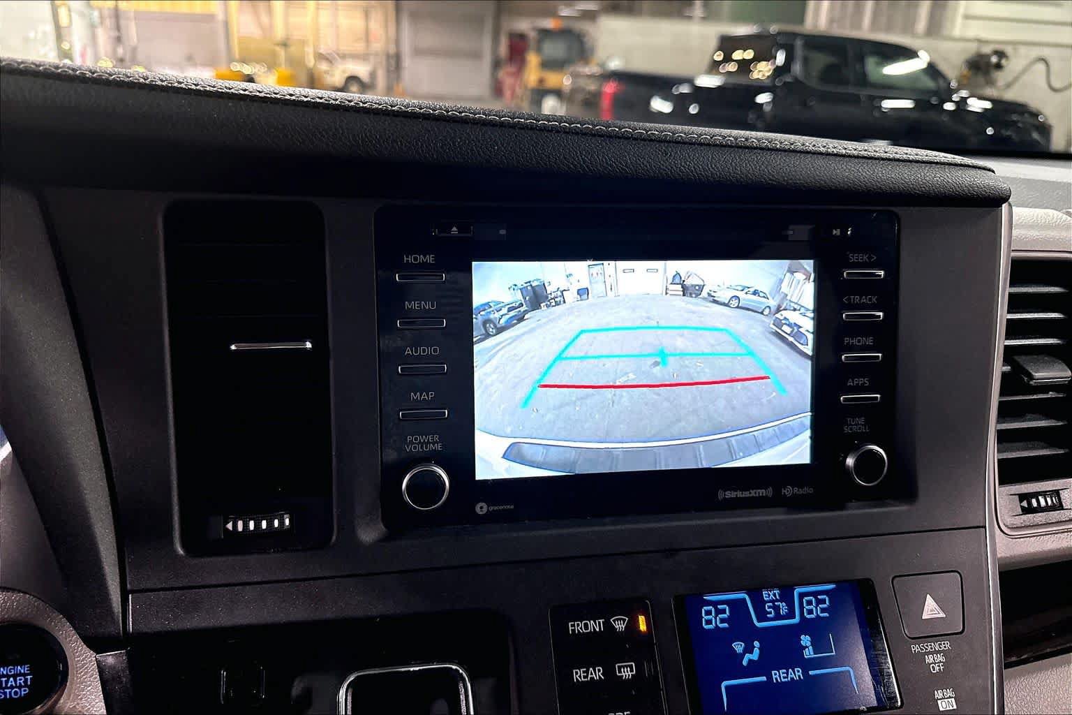 Used 2018 Toyota Sienna XLE Premium w/ Outdoor Package AWD/4WD image 27