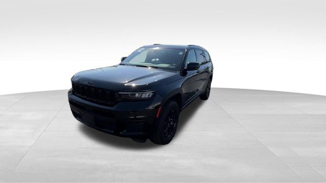Used 2025 Jeep Grand Cherokee L Altitude AWD/4WD image 2
