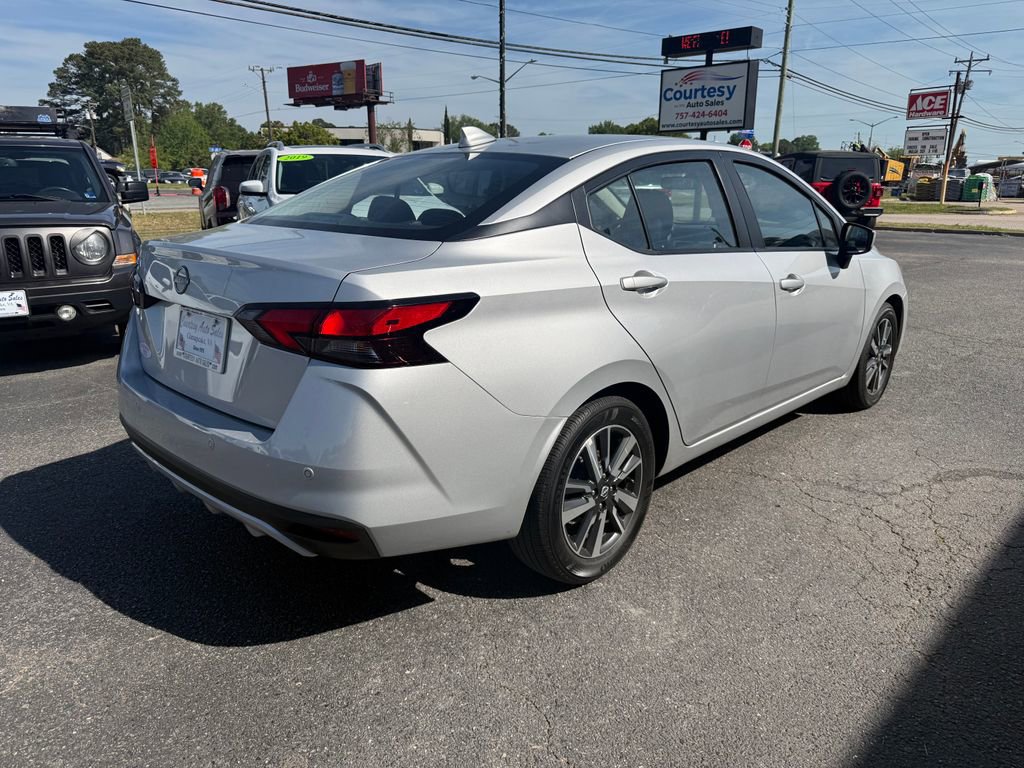 Used 2025 Nissan Versa SV image 8