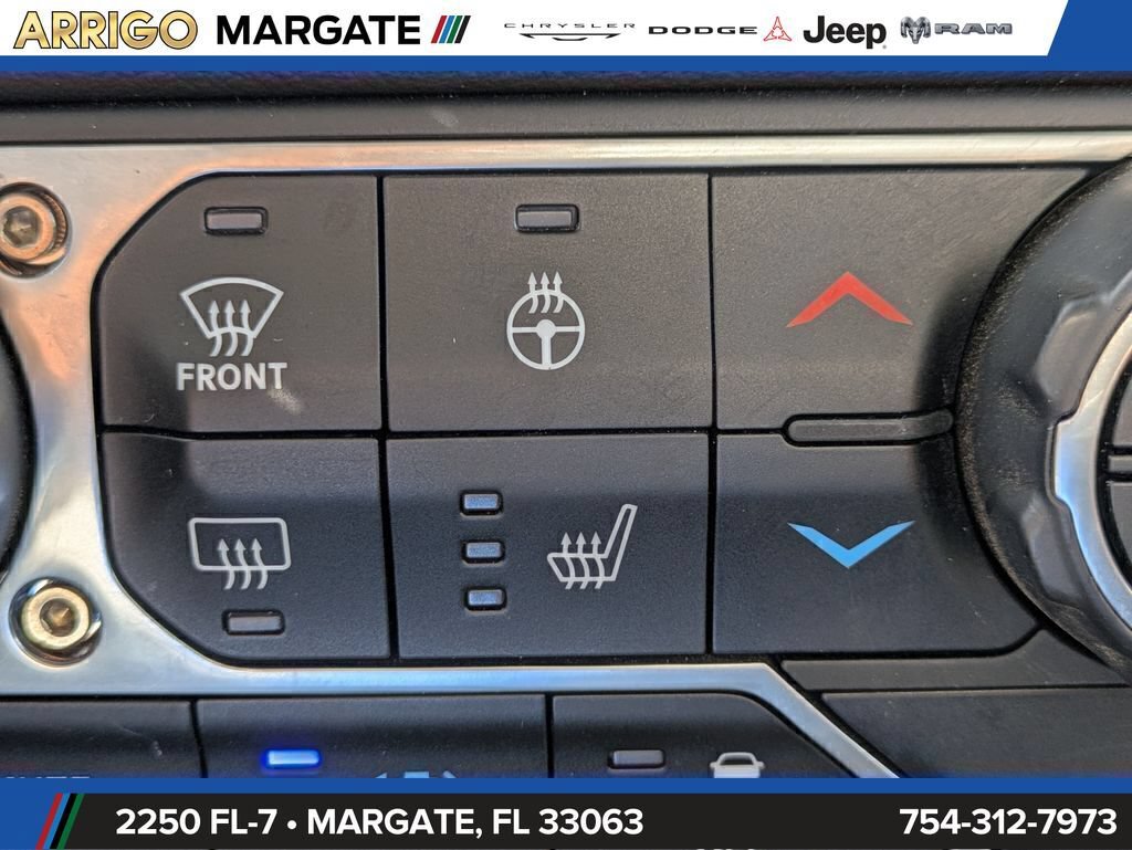 Used 2025 Jeep Wrangler Unlimited Sahara w/ Safety Group AWD/4WD image 23