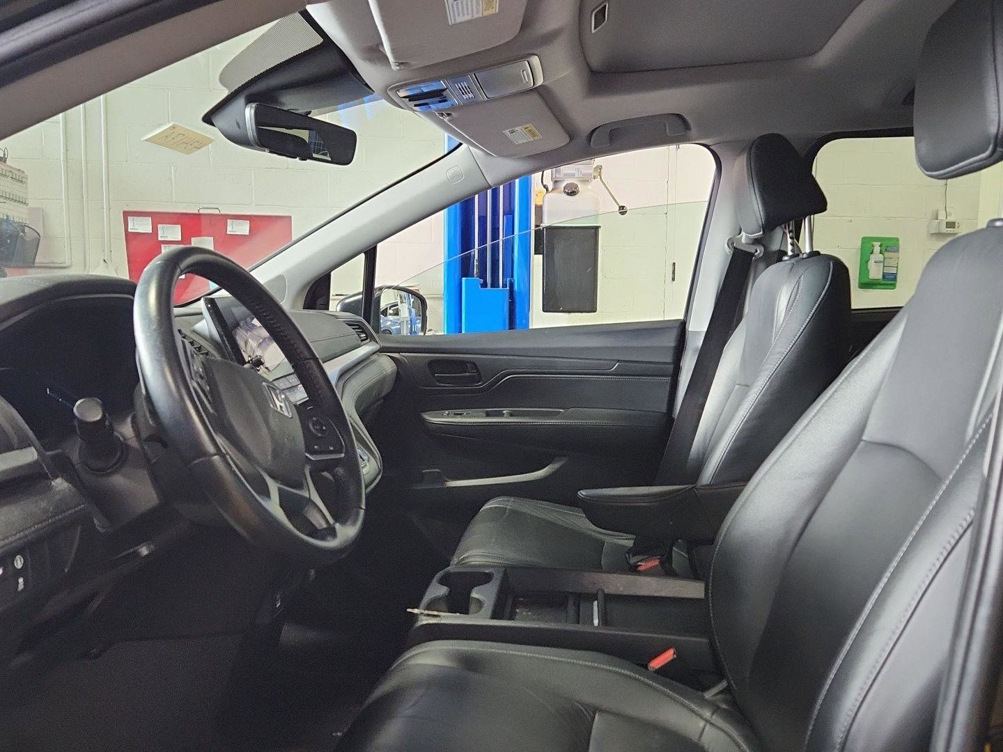 Certified 2024 Honda Odyssey EX-L image 3