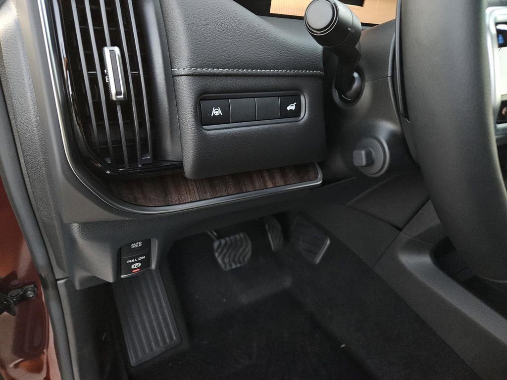 New 2026 Nissan Armada SL w/ Captain's Chari Seat Package image 16