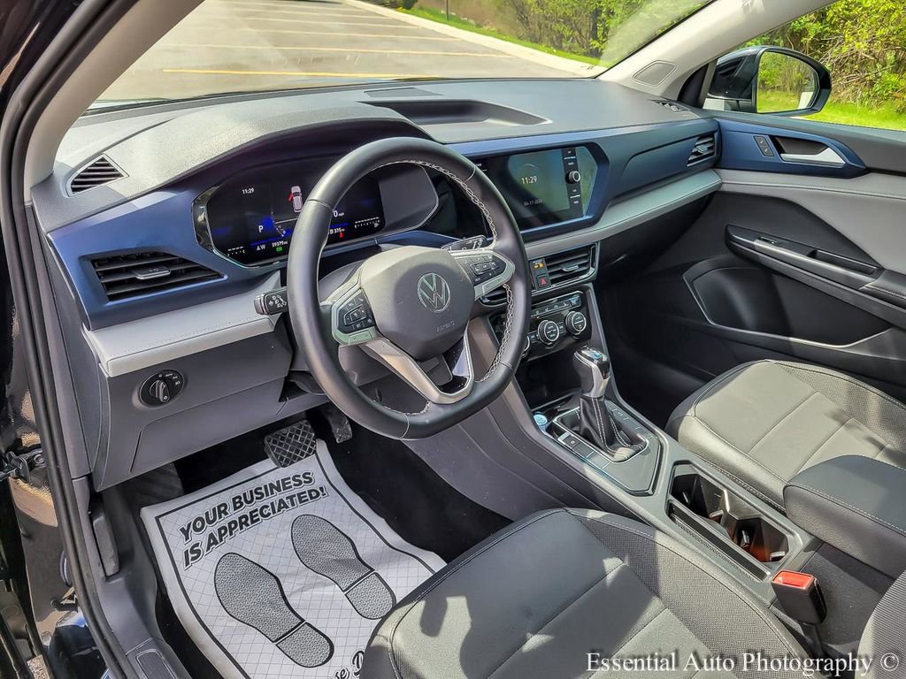 Used 2024 Volkswagen Taos SE FWD image 9