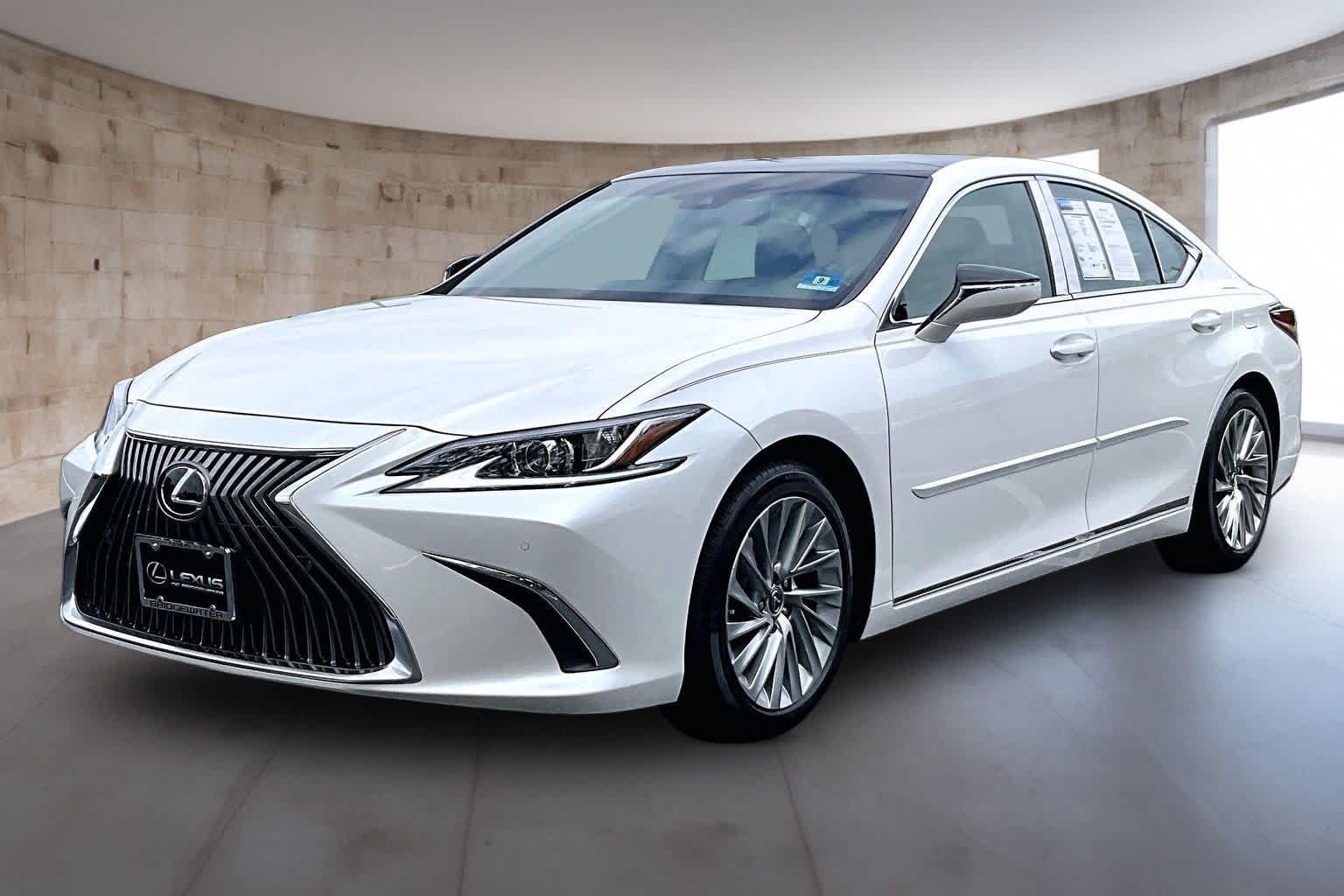 Used 2020 Lexus ES 350 w/ Luxury Package FWD image 3