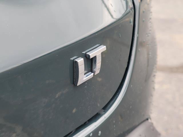 Used 2025 Chevrolet Trax LT FWD image 31