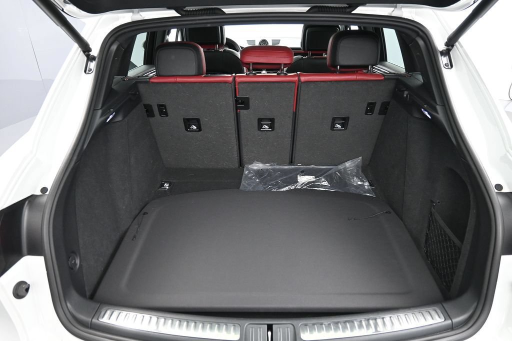 Certified 2024 Porsche Macan S AWD/4WD image 27