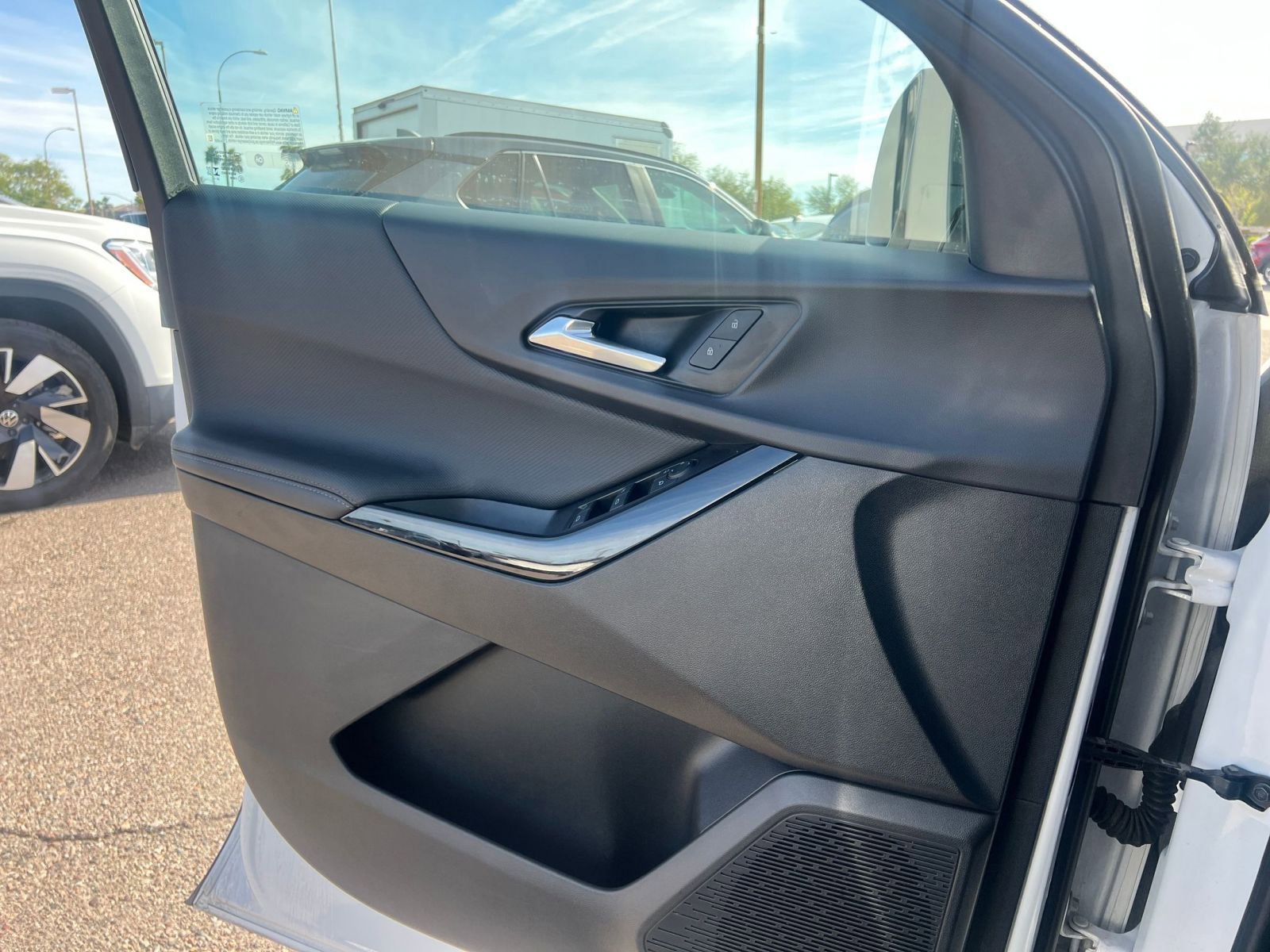 Used 2025 Chevrolet Equinox LT image 20