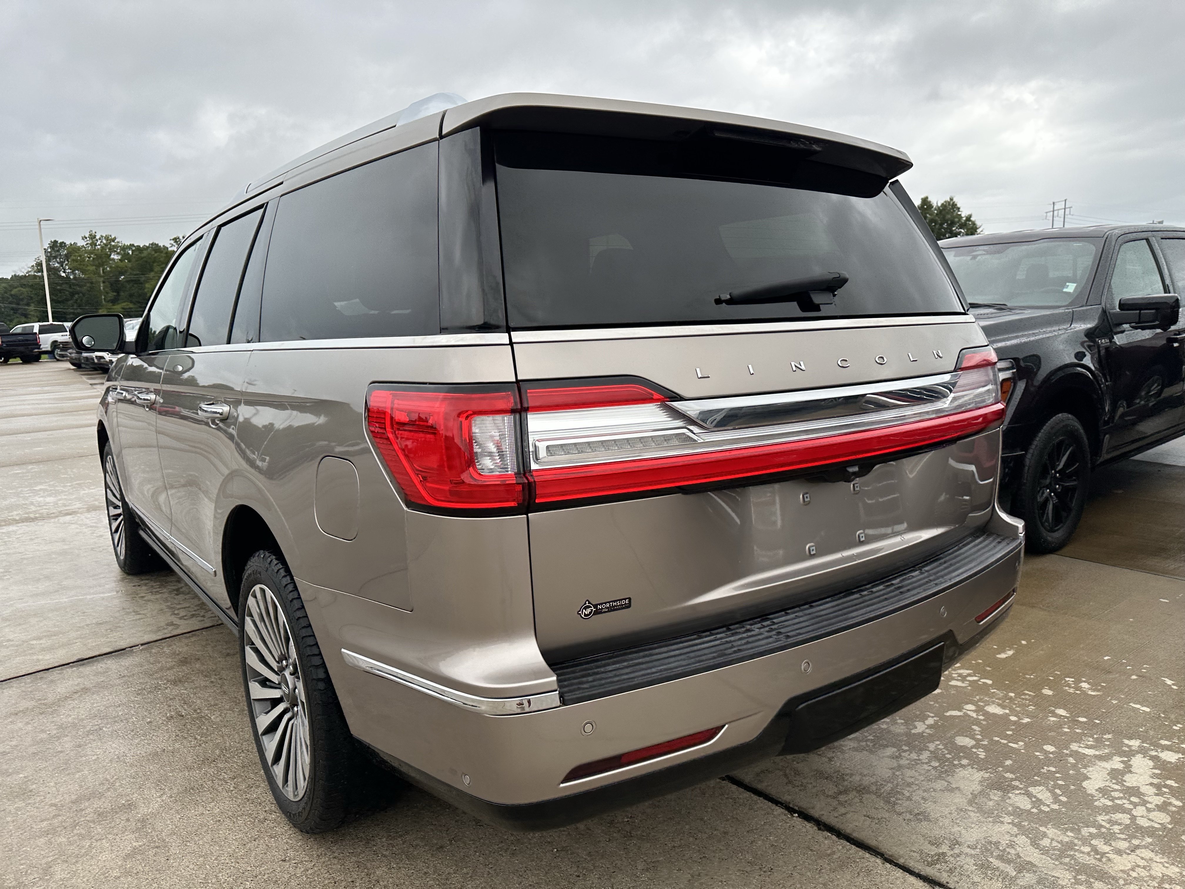 Used 2019 Lincoln Navigator Reserve AWD/4WD image 8