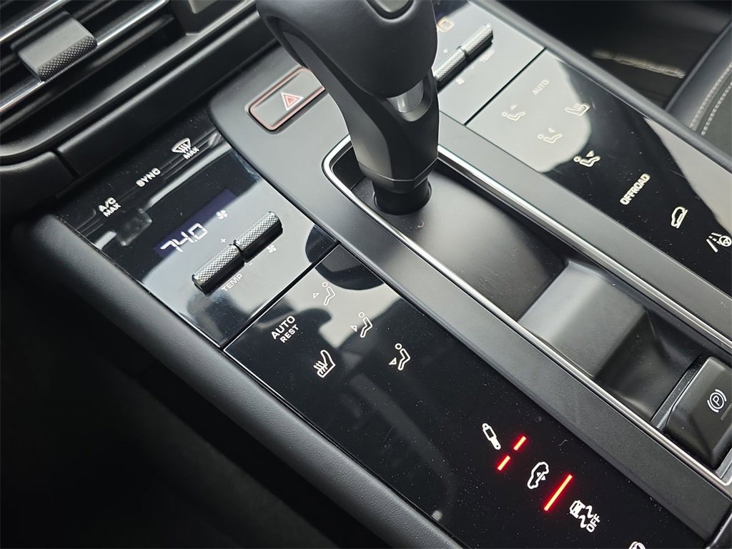 Used 2024 Porsche Macan GTS image 17