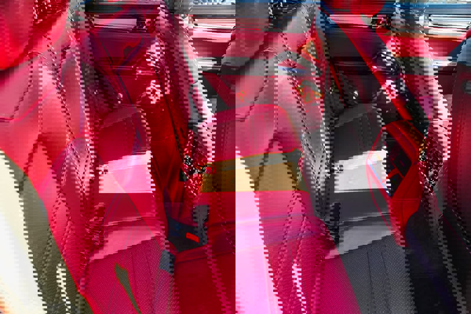 Used 2023 Porsche Cayenne Platinum Edition image 16