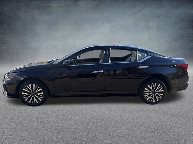 Used 2024 Nissan Altima 2.5 SV AWD/4WD image 13