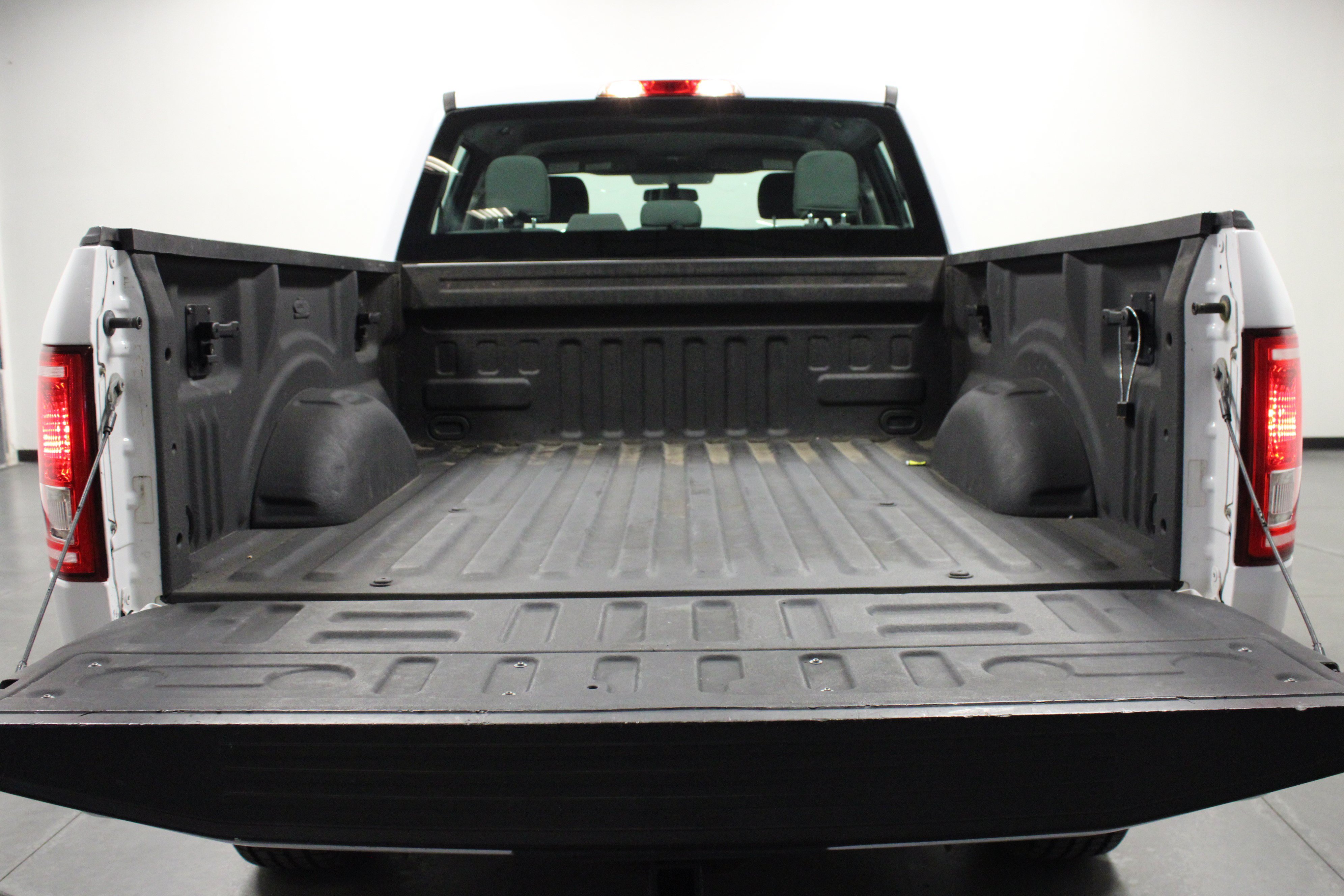 Used 2015 Ford F150 XL w/ Equipment Group 101A Mid AWD/4WD image 14