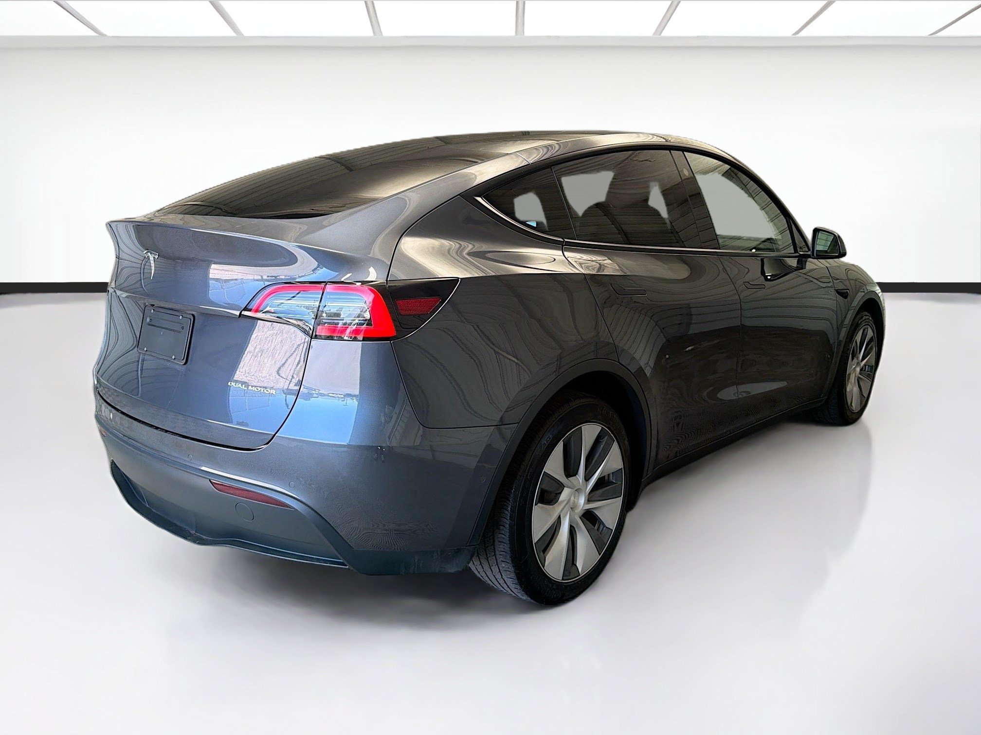 Used 2022 Tesla Model Y Long Range AWD/4WD image 4