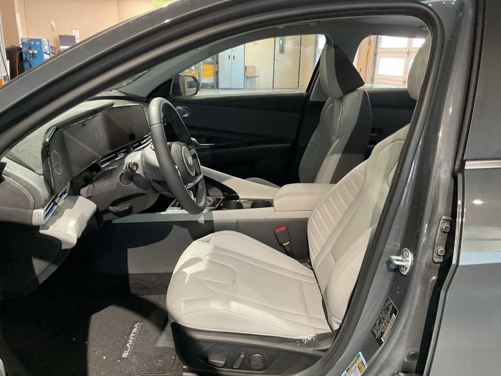 New 2026 Hyundai Elantra Limited w/ Cargo Package FWD image 9