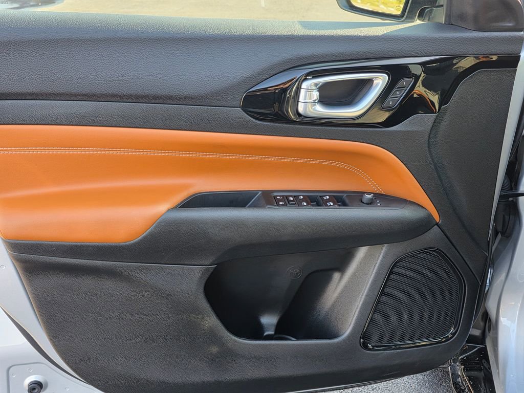 Used 2024 Jeep Compass Limited w/ Elite Group image 12