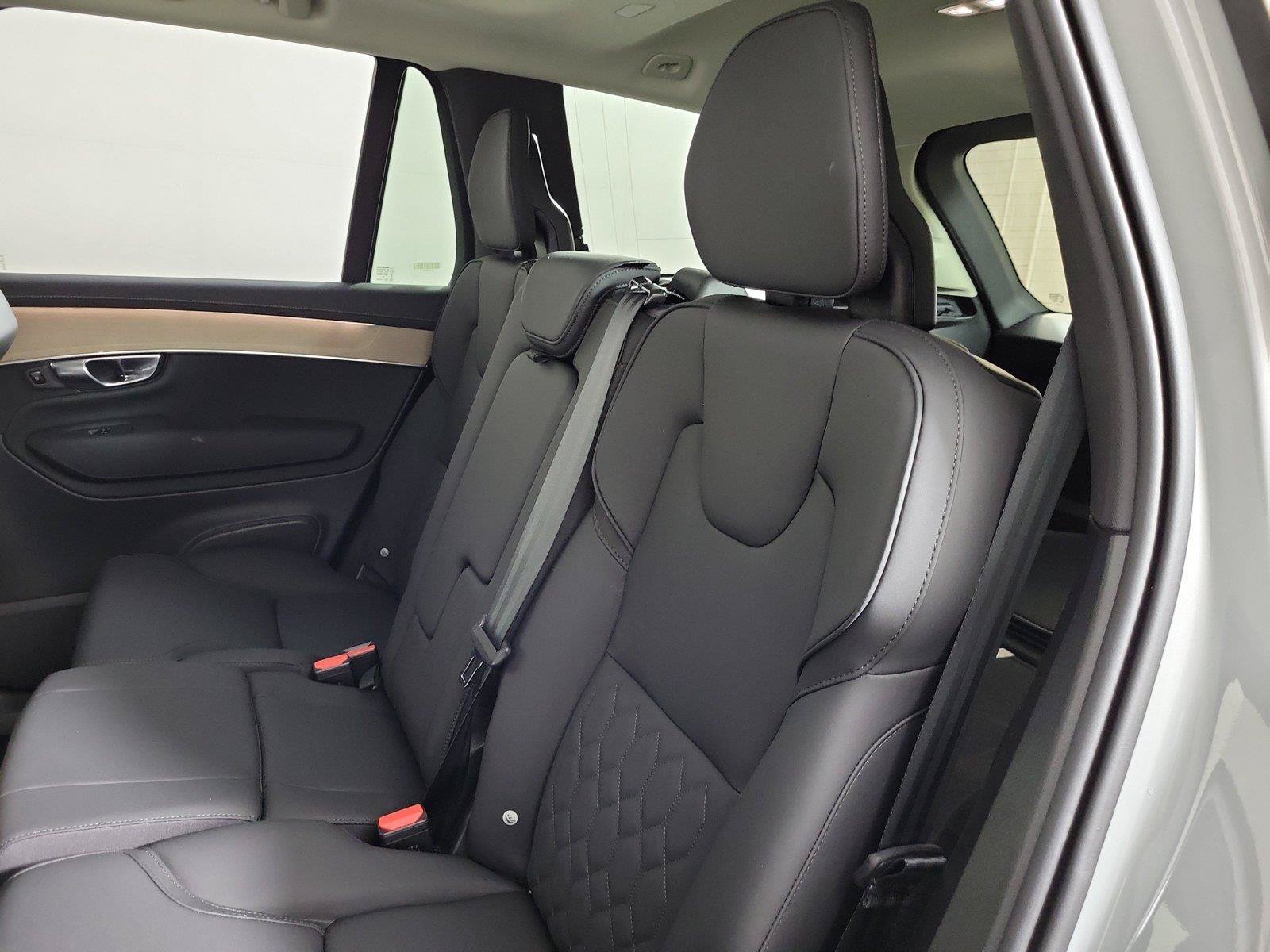 Used 2025 Volvo XC90 B6 Plus AWD/4WD image 13