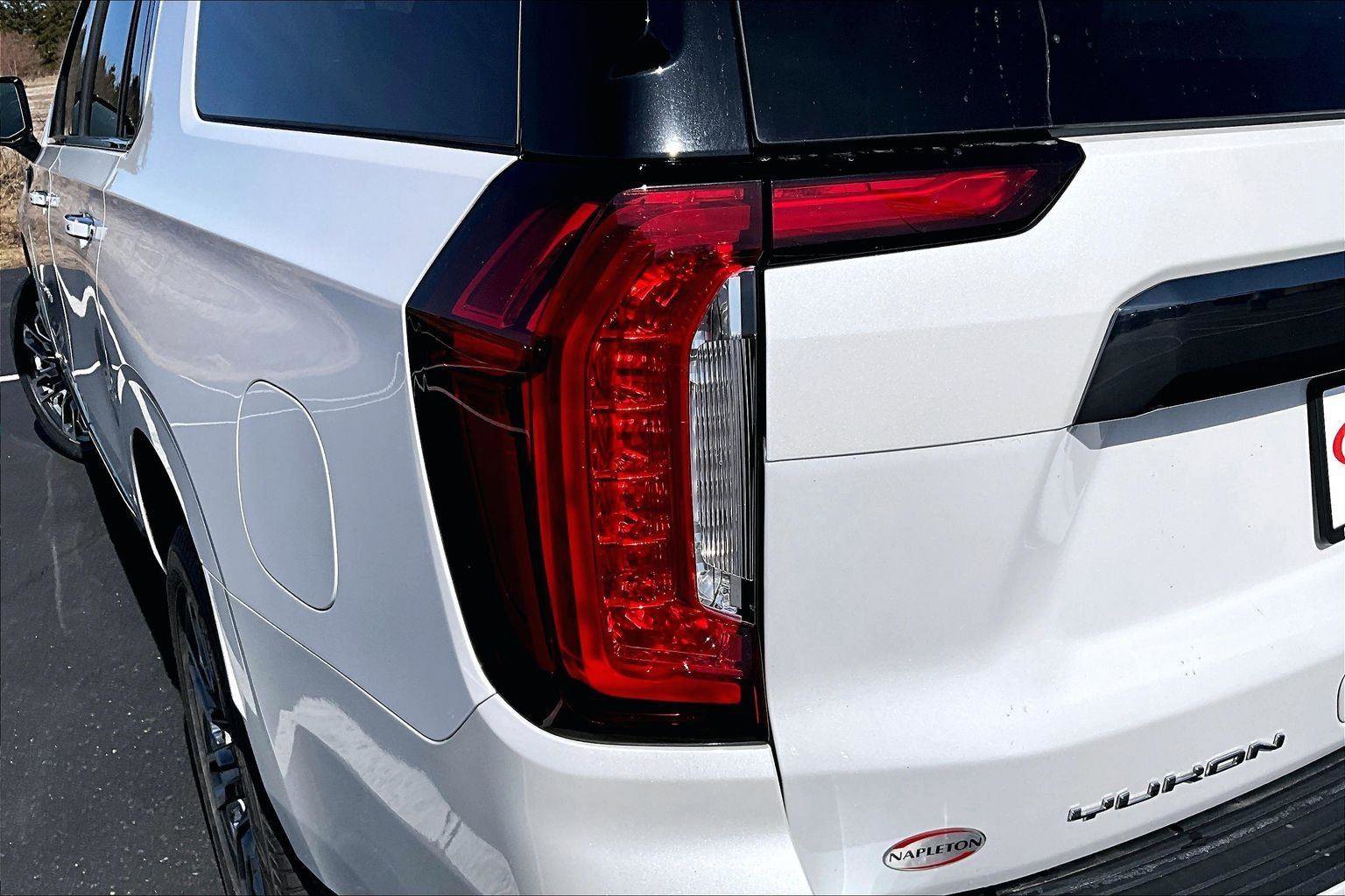 Used 2023 GMC Yukon XL Denali Ultimate image 32