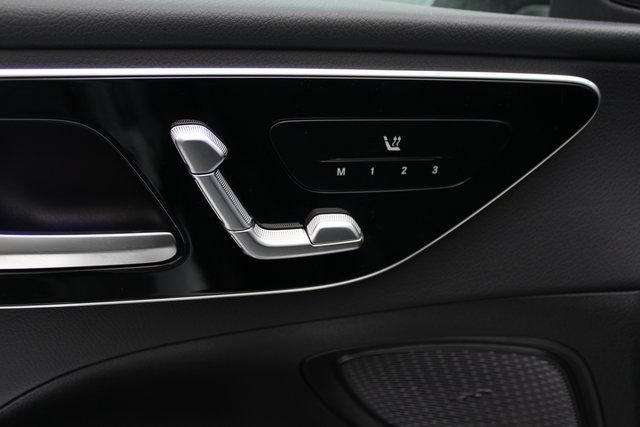 New 2025 Mercedes-Benz C 300 4MATIC Sedan image 12