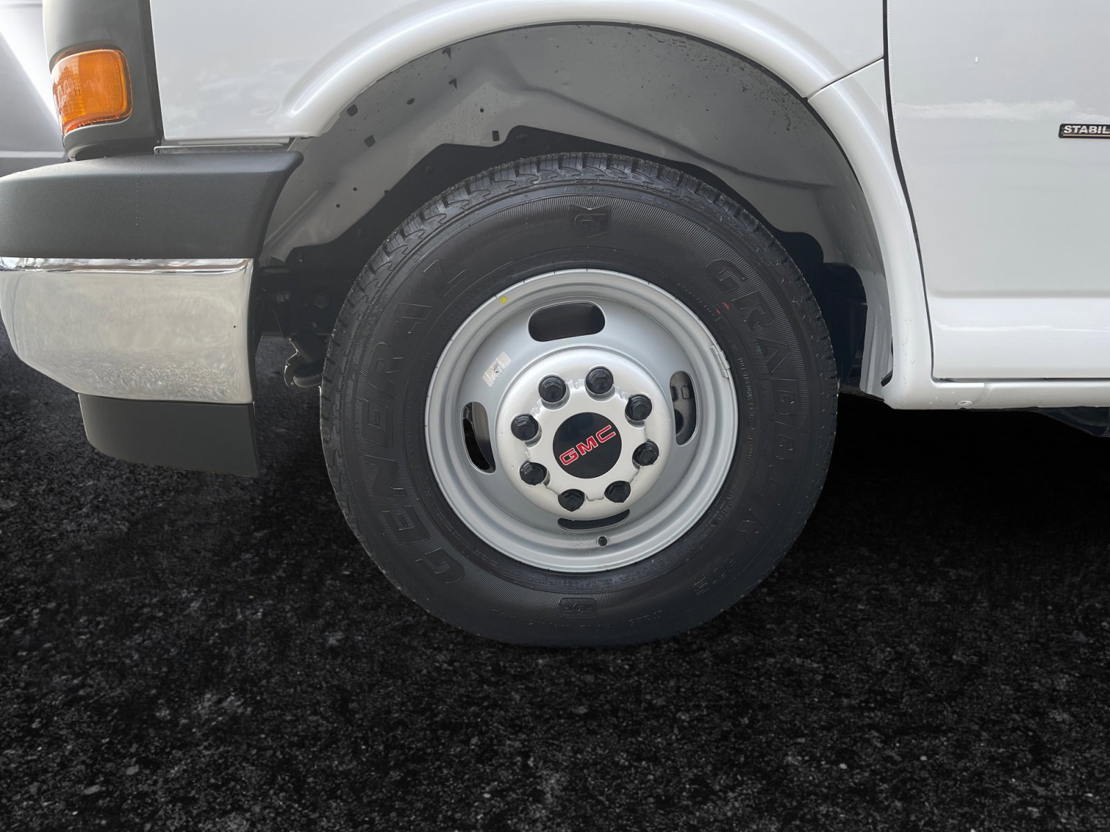 New 2026 GMC Savana 3500 Extended w/ Driver Convenience Package image 10