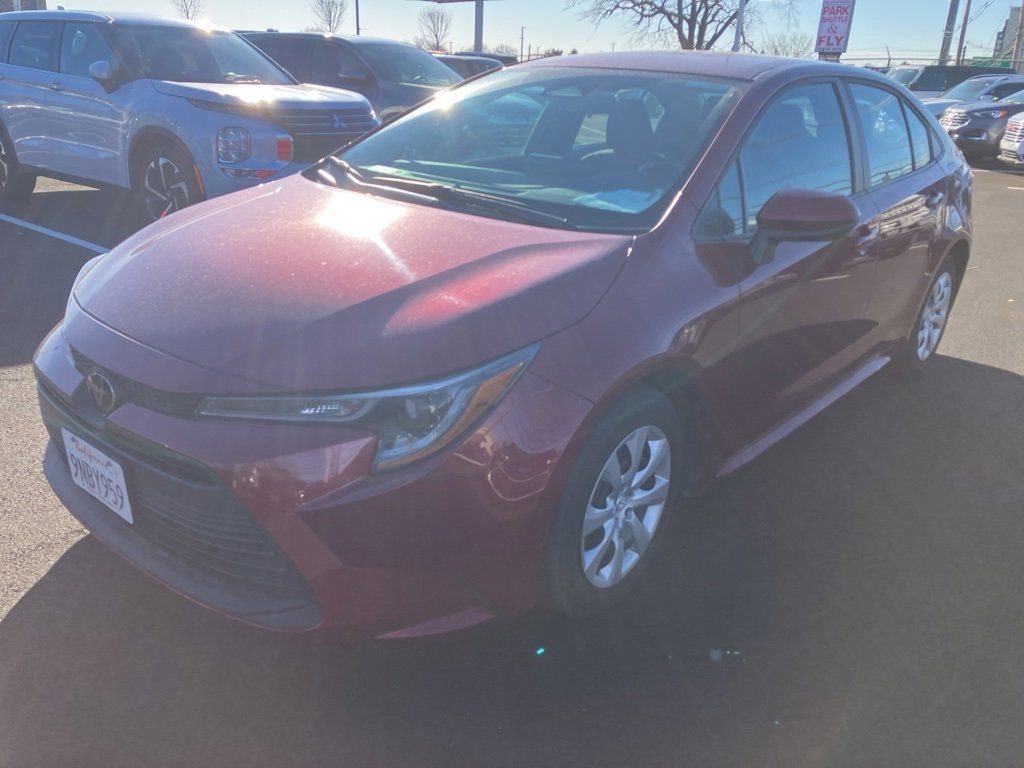Used 2024 Toyota Corolla LE image 2